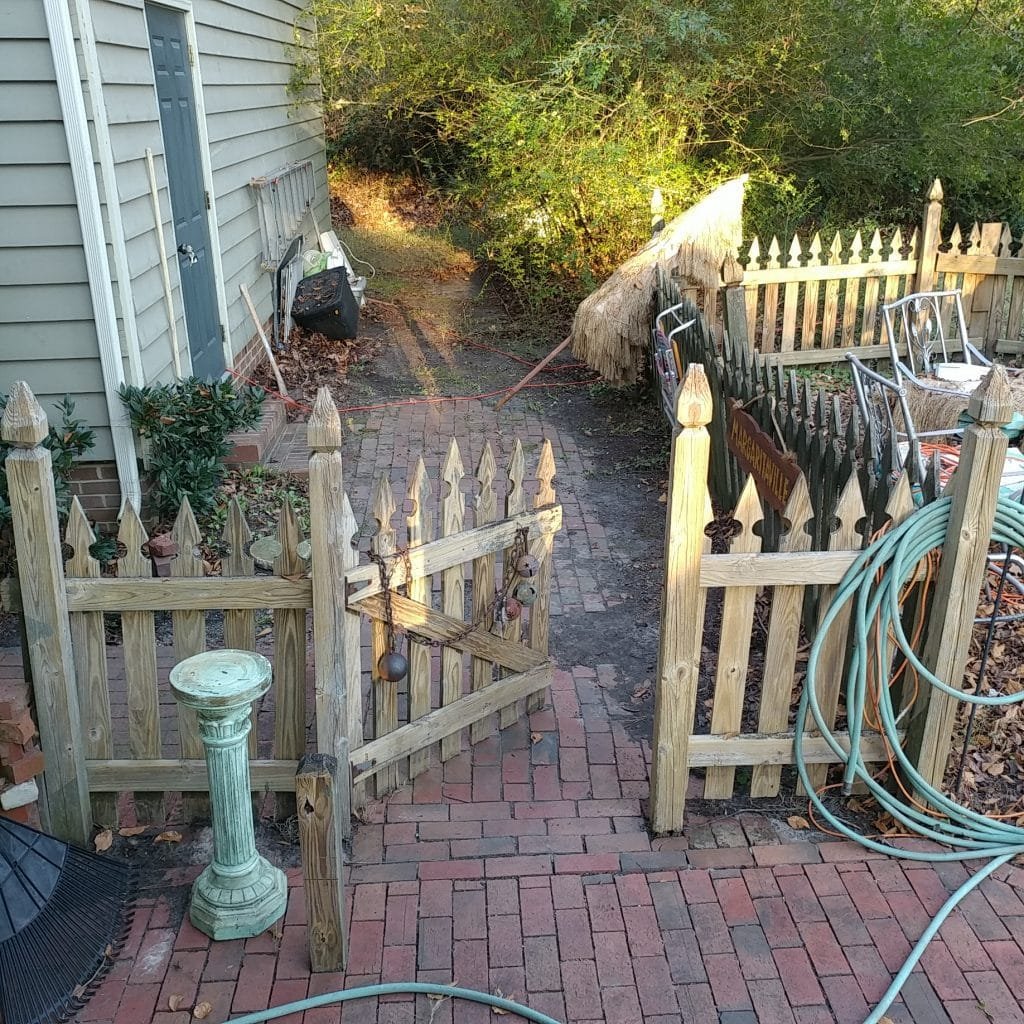 gate