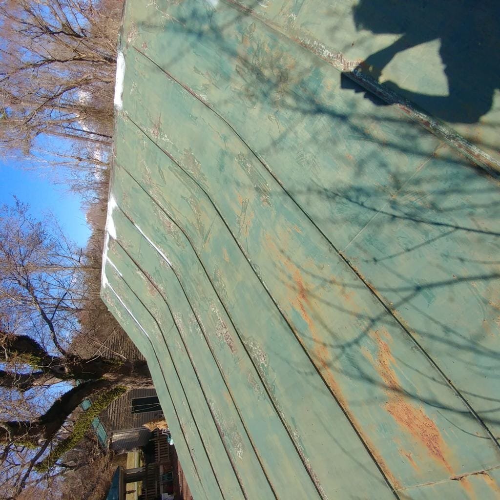 metal roof rusted