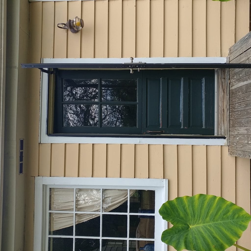 old den door view rear