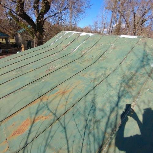 metal roof rusted